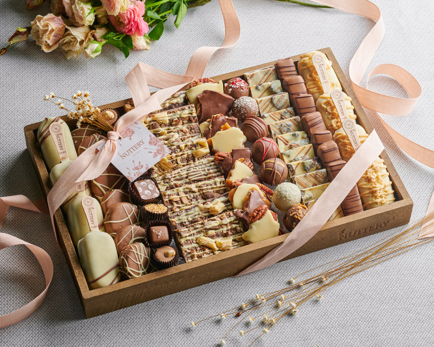 Deluxe Dairy Chocolate Tray Large